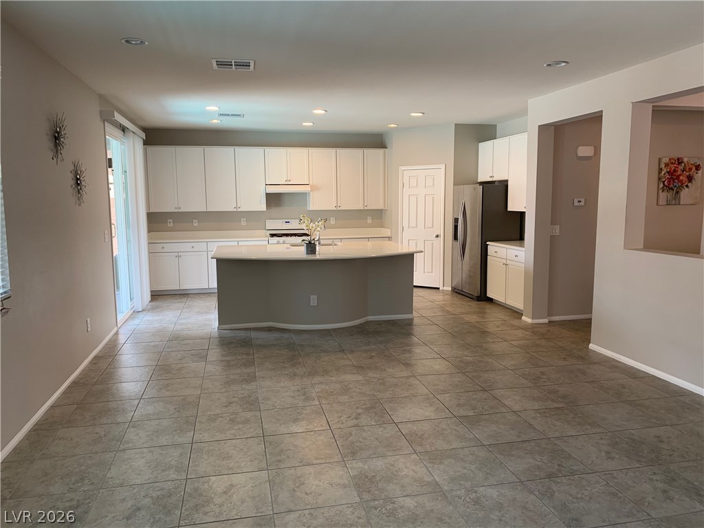 9284 Valley Betica Avenue Property Photo 2