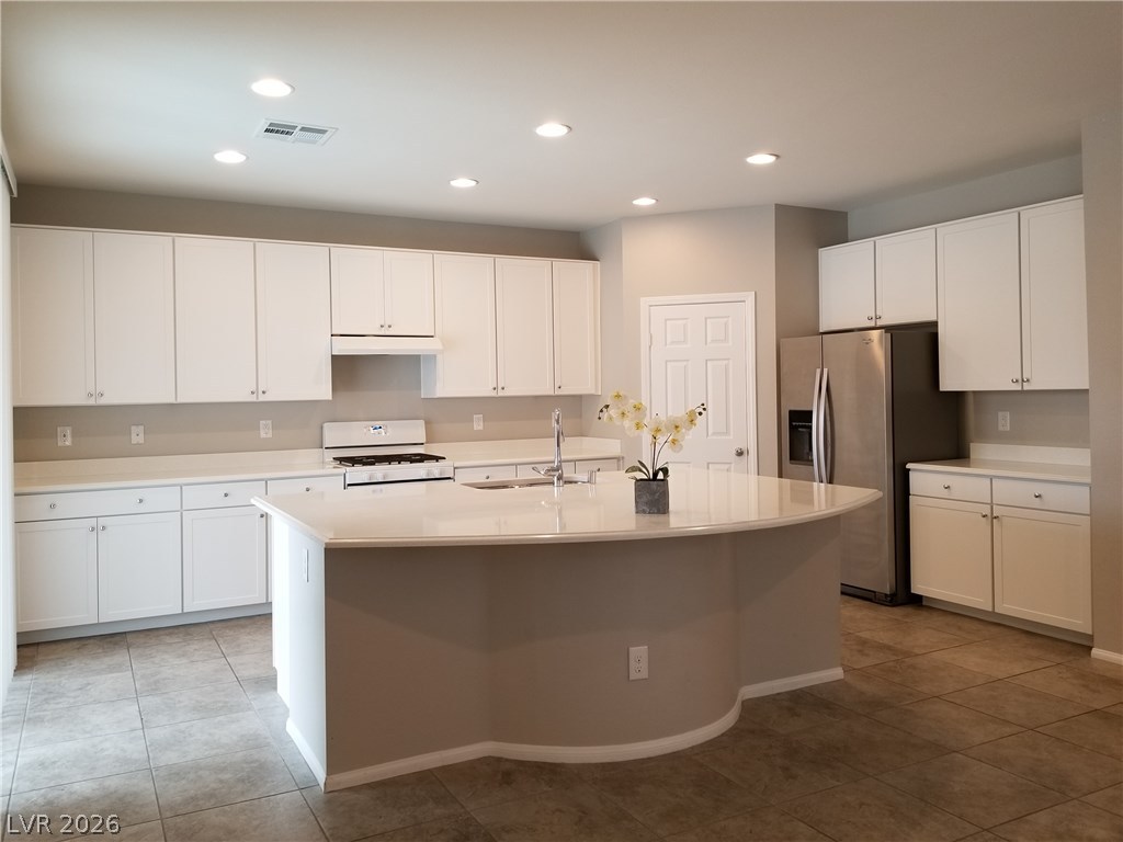 9284 Valley Betica Avenue Property Photo 3