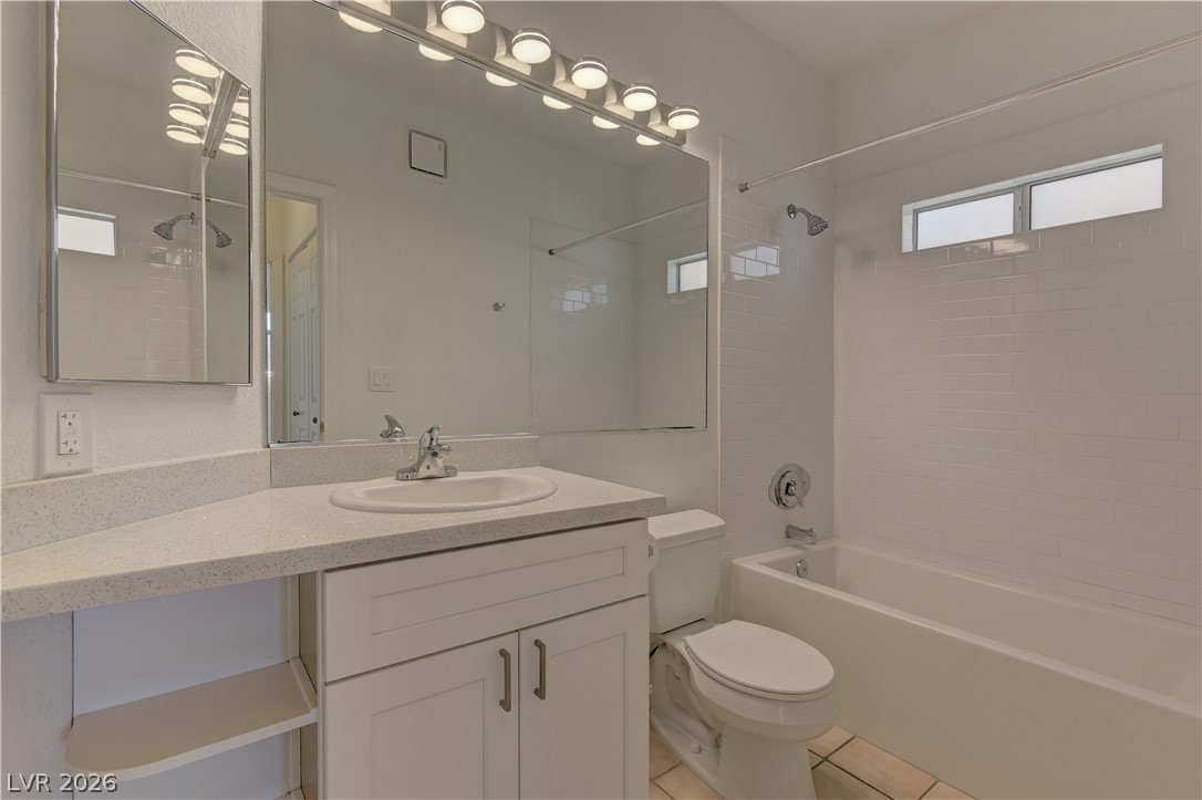 3320 South Fort Apache Road 128 Property Photo 17