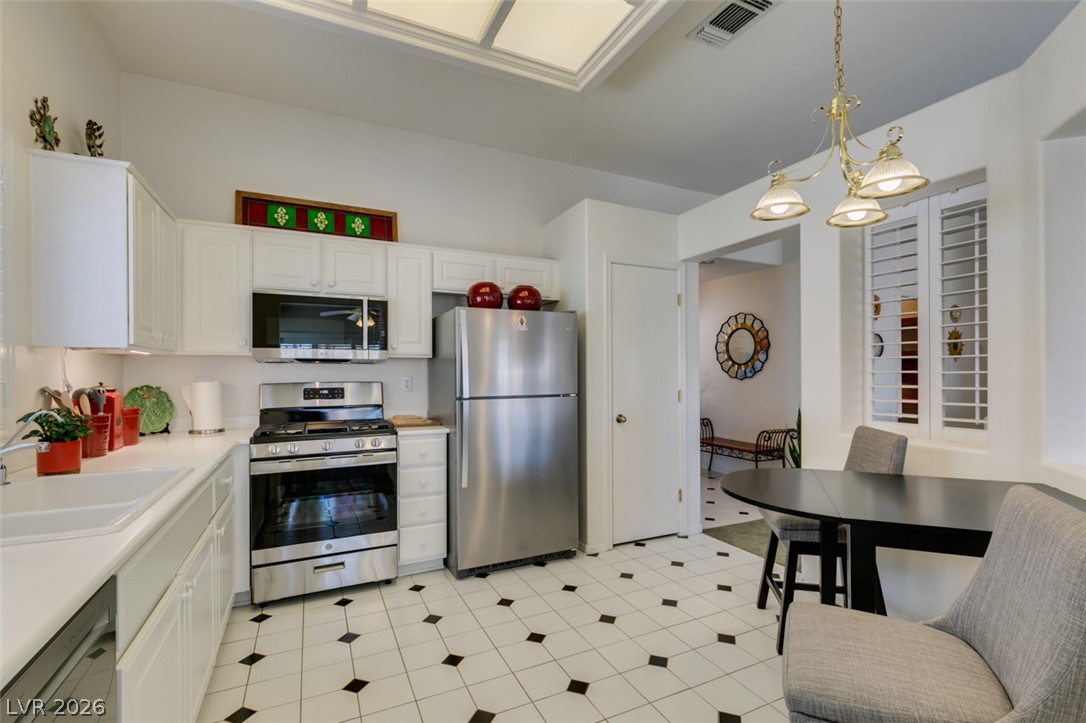 511 Winding Oak Court Property Photo 10