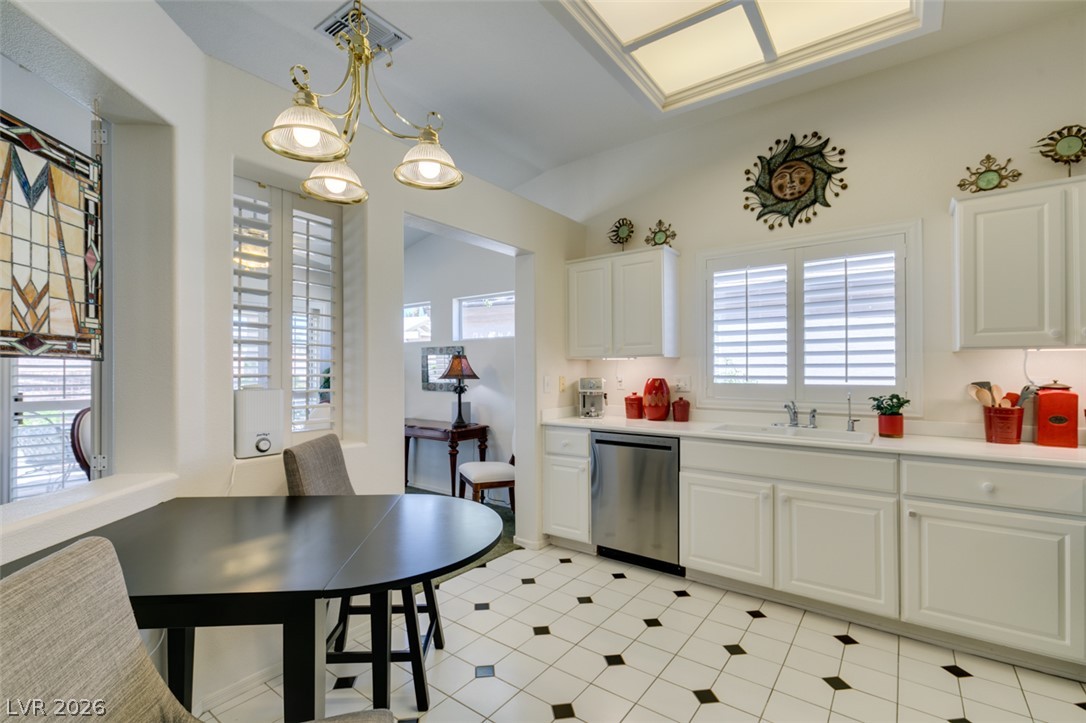 511 Winding Oak Court Property Photo 12