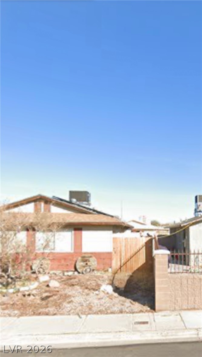 5110 Carmel Avenue Property Photo 3