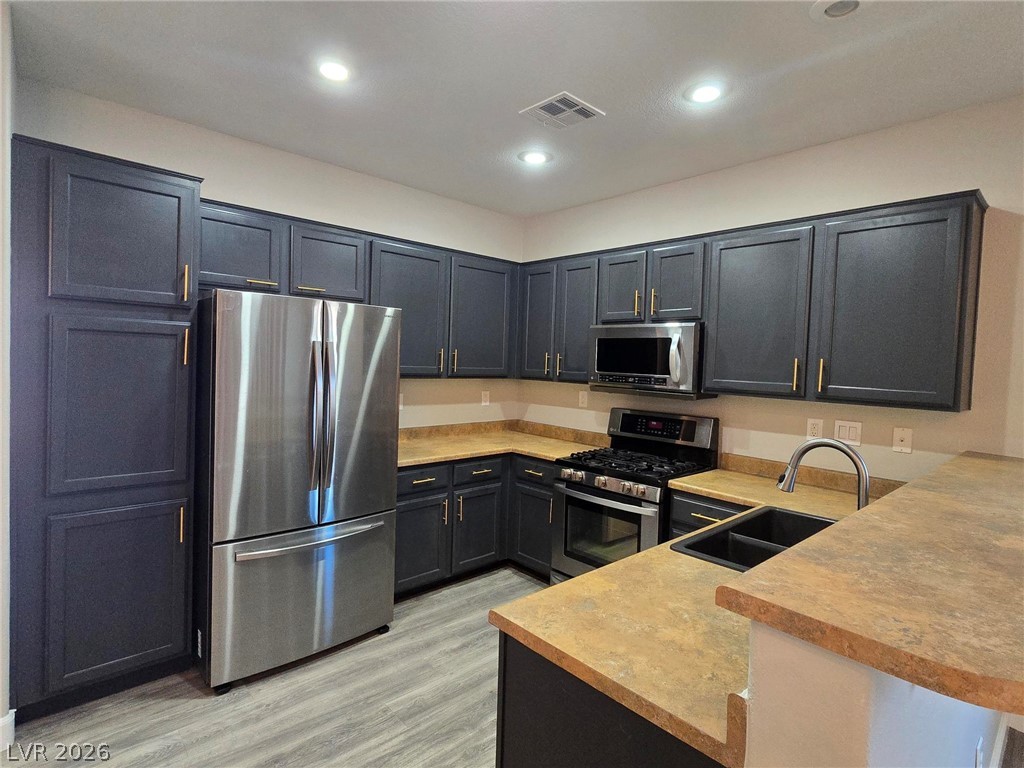 7252 Forest Village Avenue Property Photo 5