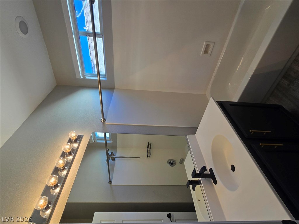 7252 Forest Village Avenue Property Photo 9