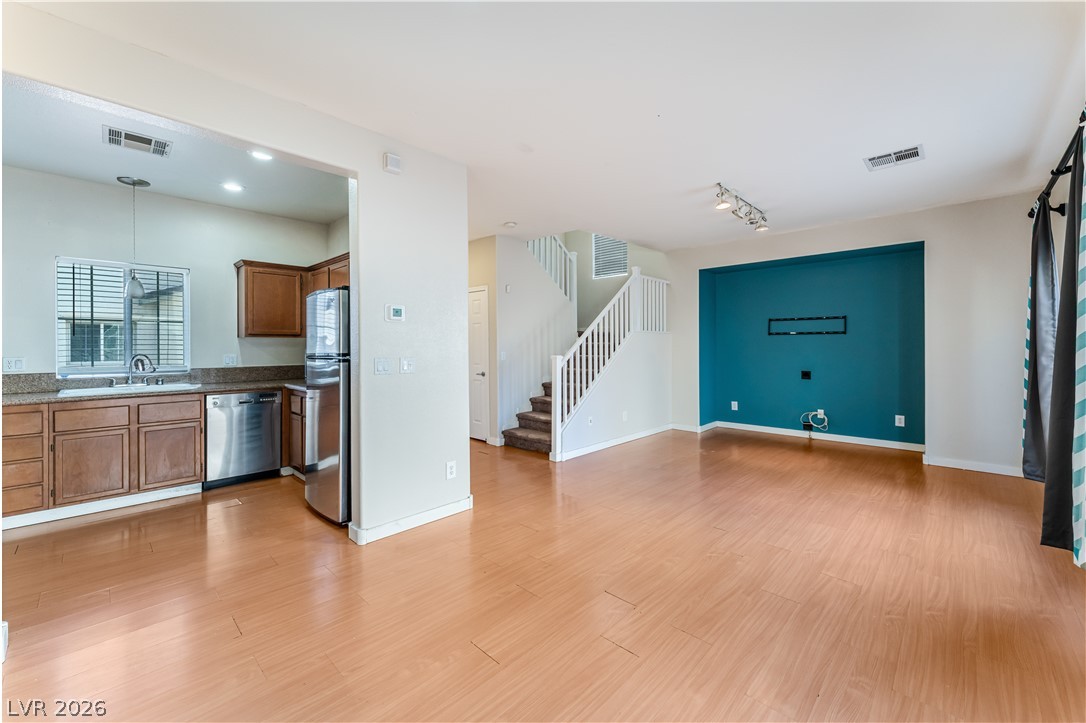 6335 Blushing Willow Street Property Photo 10