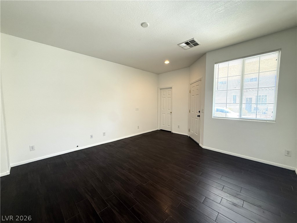 10143 Pleasant Village Place Property Photo 4