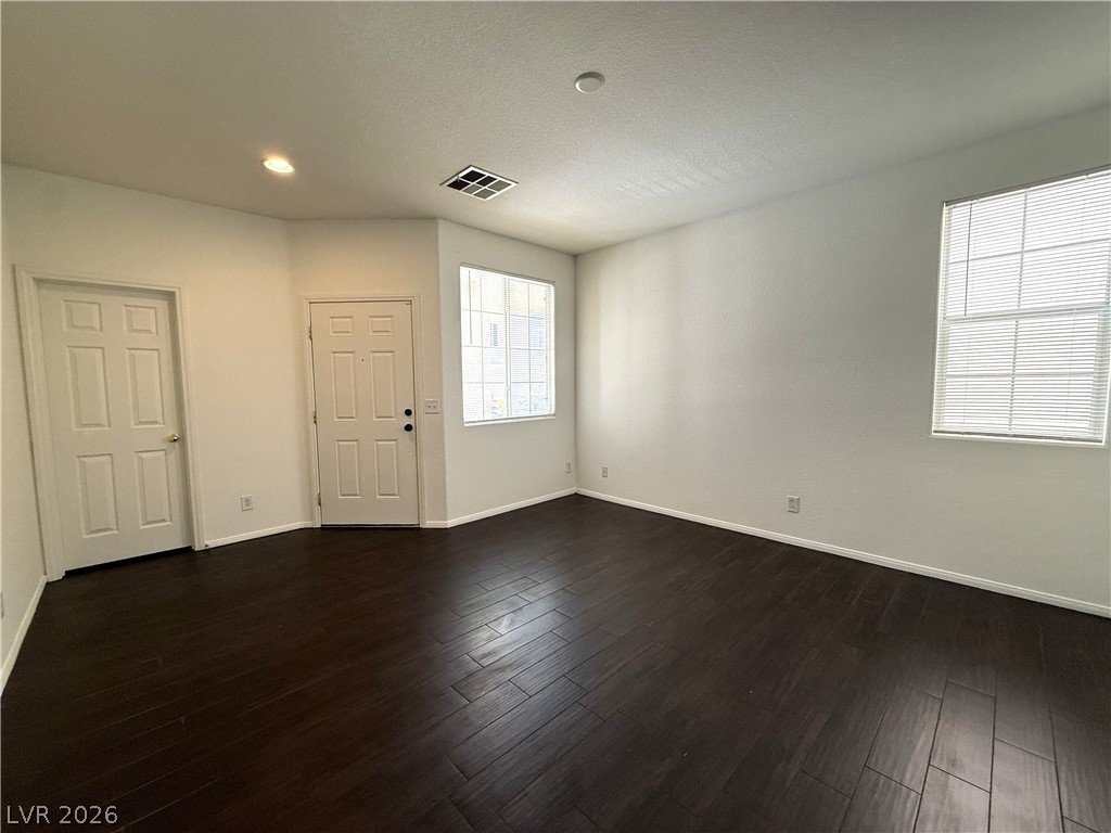 10143 Pleasant Village Place Property Photo 5