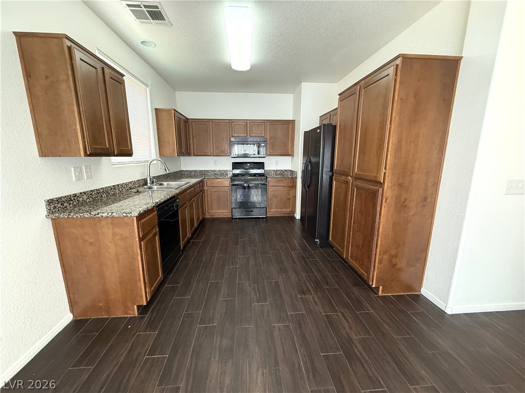 10143 Pleasant Village Place Property Photo 6