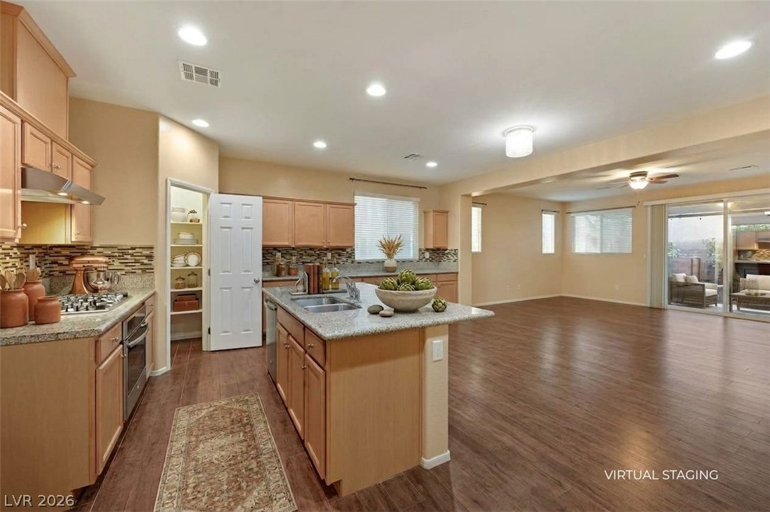 6781 Bristle Falls Street Property Photo 9