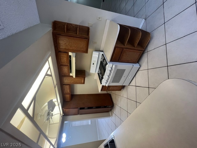 9112 Quiet Cove Way Property Photo 6