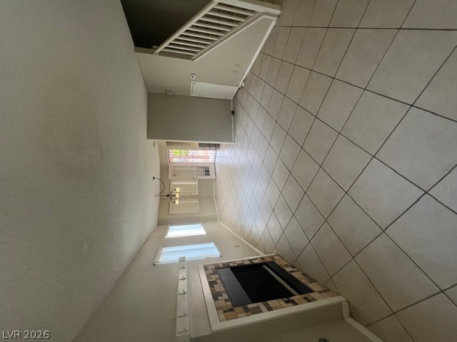 9112 Quiet Cove Way Property Photo 10