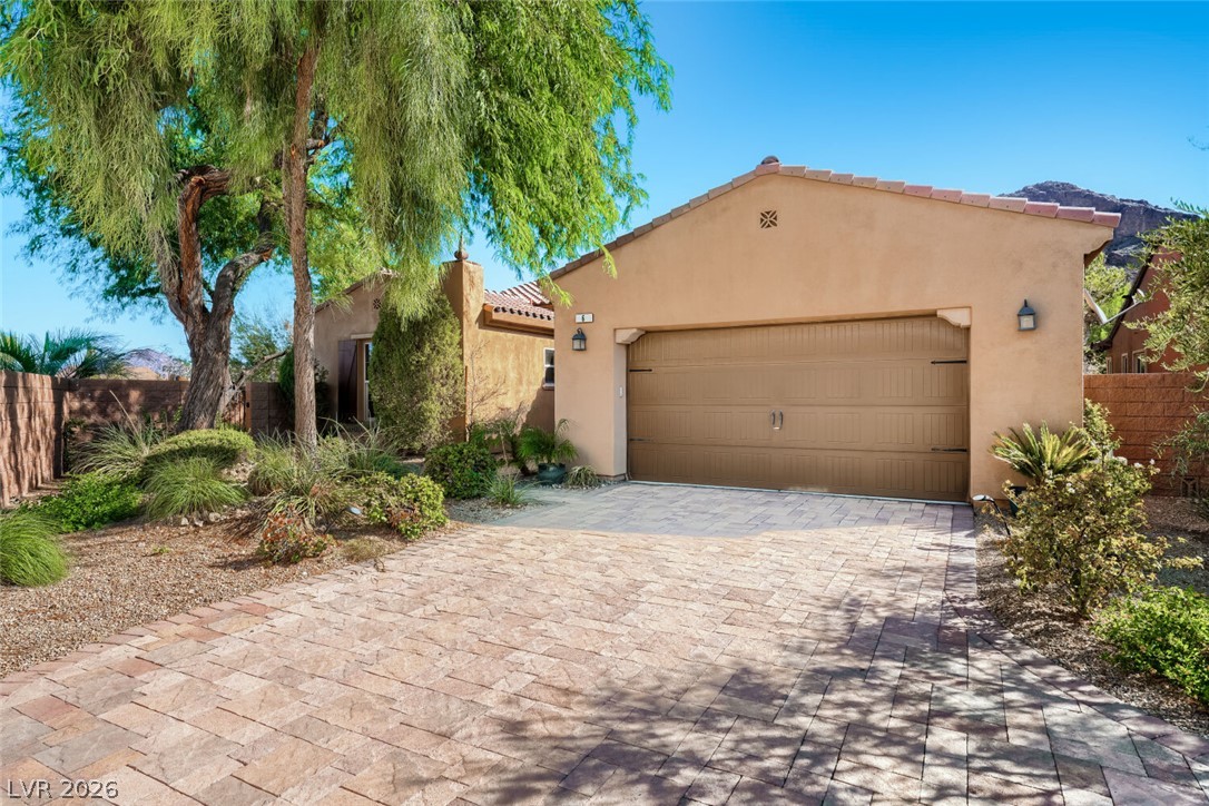 6 Lago Turchino Court Property Photo 2