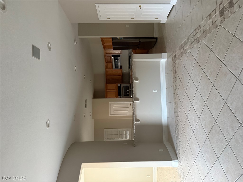10027 Flokton Avenue Property Photo 6