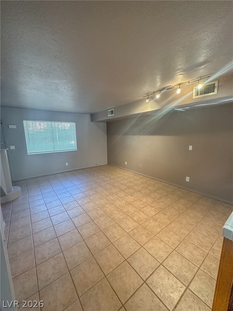 423 Las Casitas Way Property Photo 6