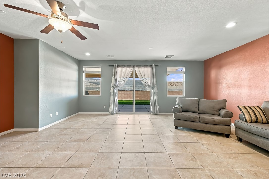 2346 Brookings Harbor Drive Property Photo 18