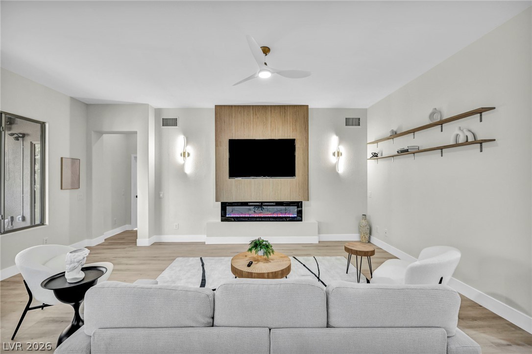 17 Winding Road Property Photo 3