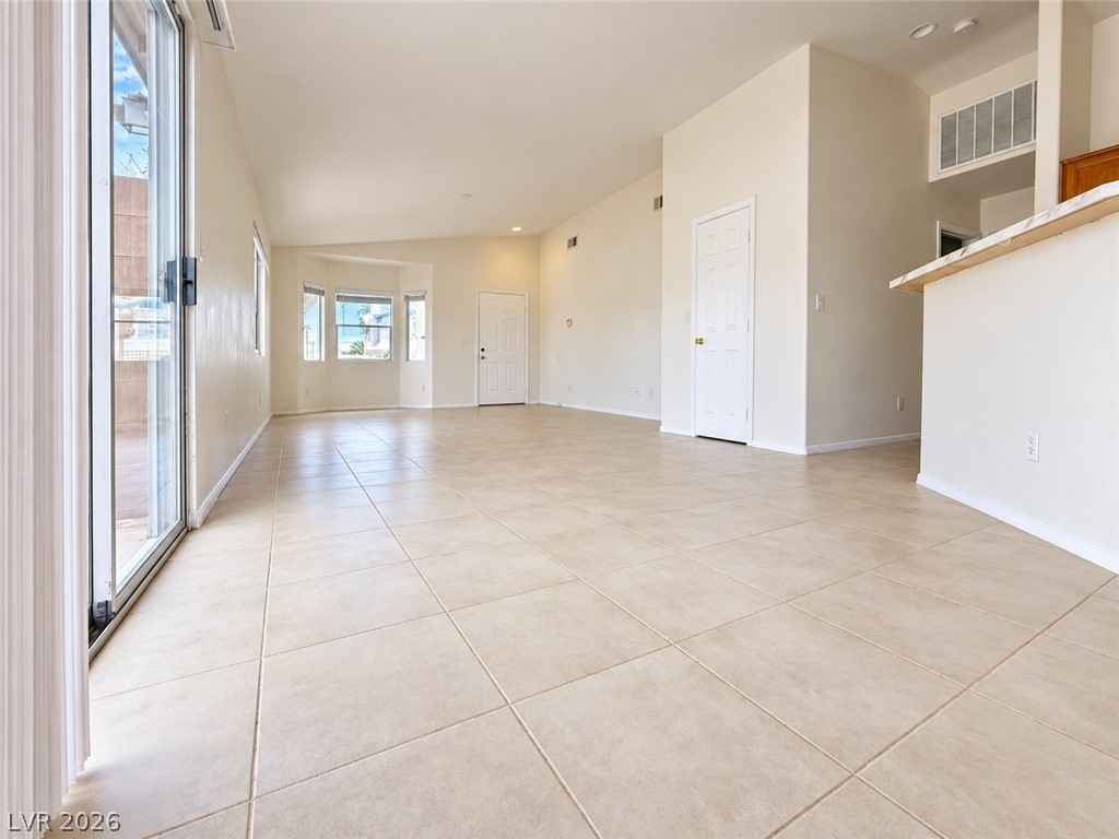 2729 Dorado Vista Street Property Photo 5