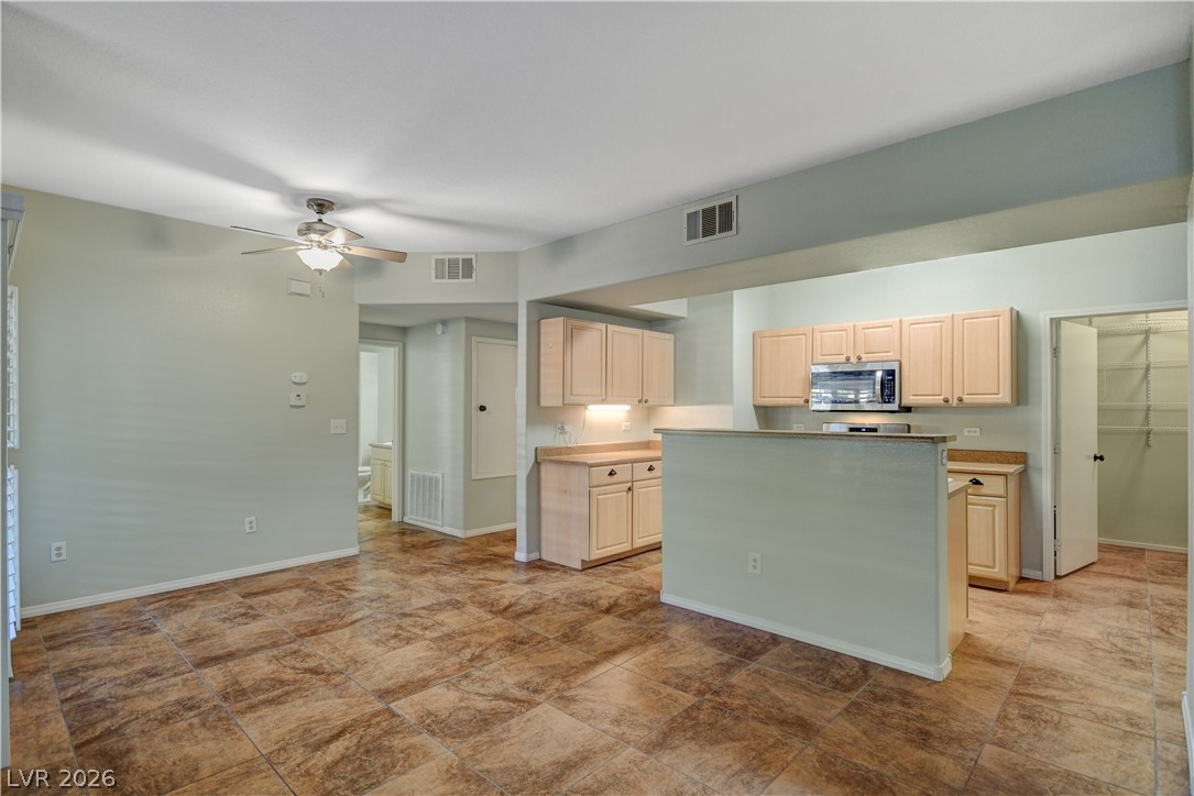 8250 North Grand Canyon Drive 1133 Property Photo 8