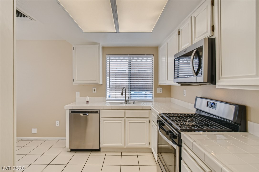 4405 Sandhorse Court Property Photo 5