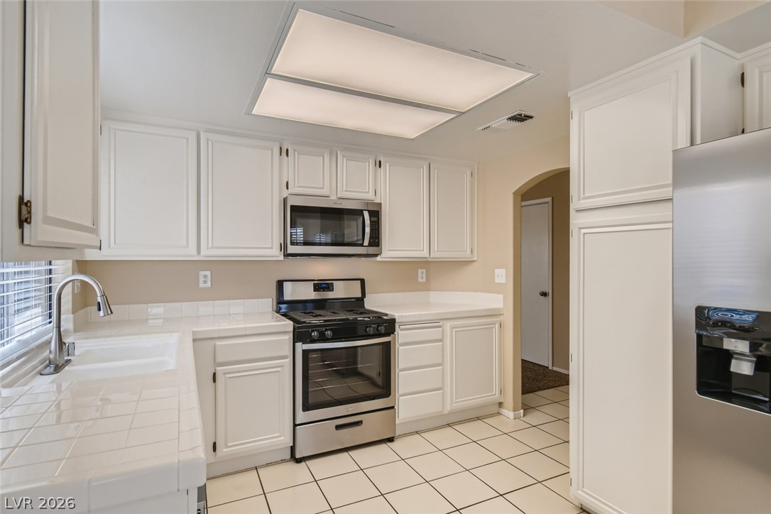 4405 Sandhorse Court Property Photo 6