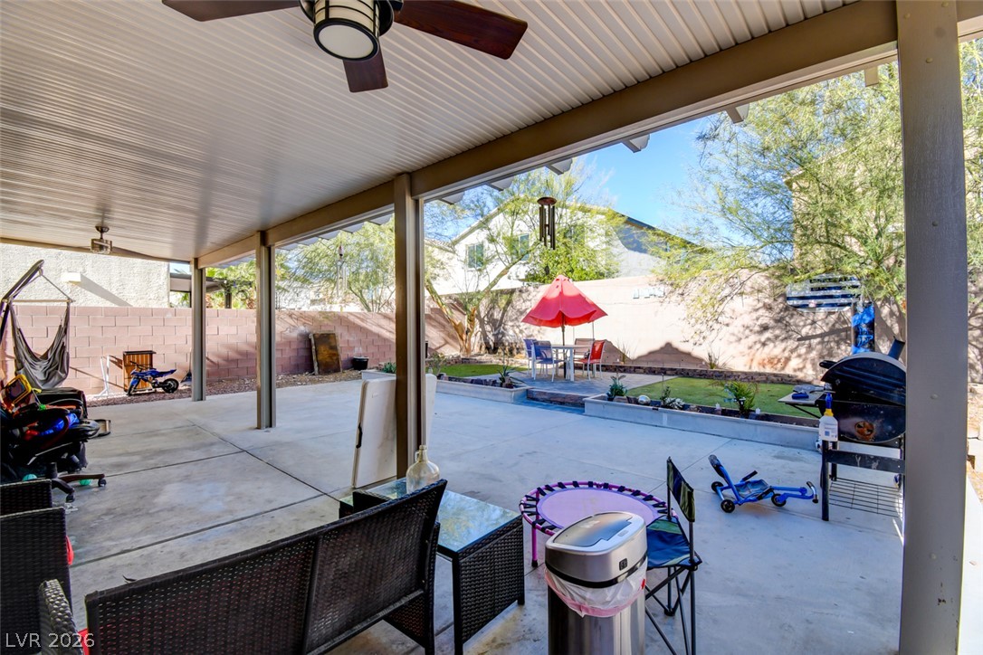 4128 Seclusion Bay Avenue Property Photo 4