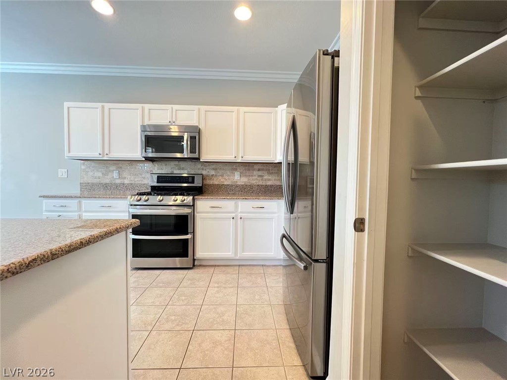 11241 Lompoc Court Property Photo 9