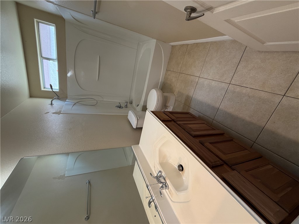 5516 Meridian Rain Street Property Photo 15