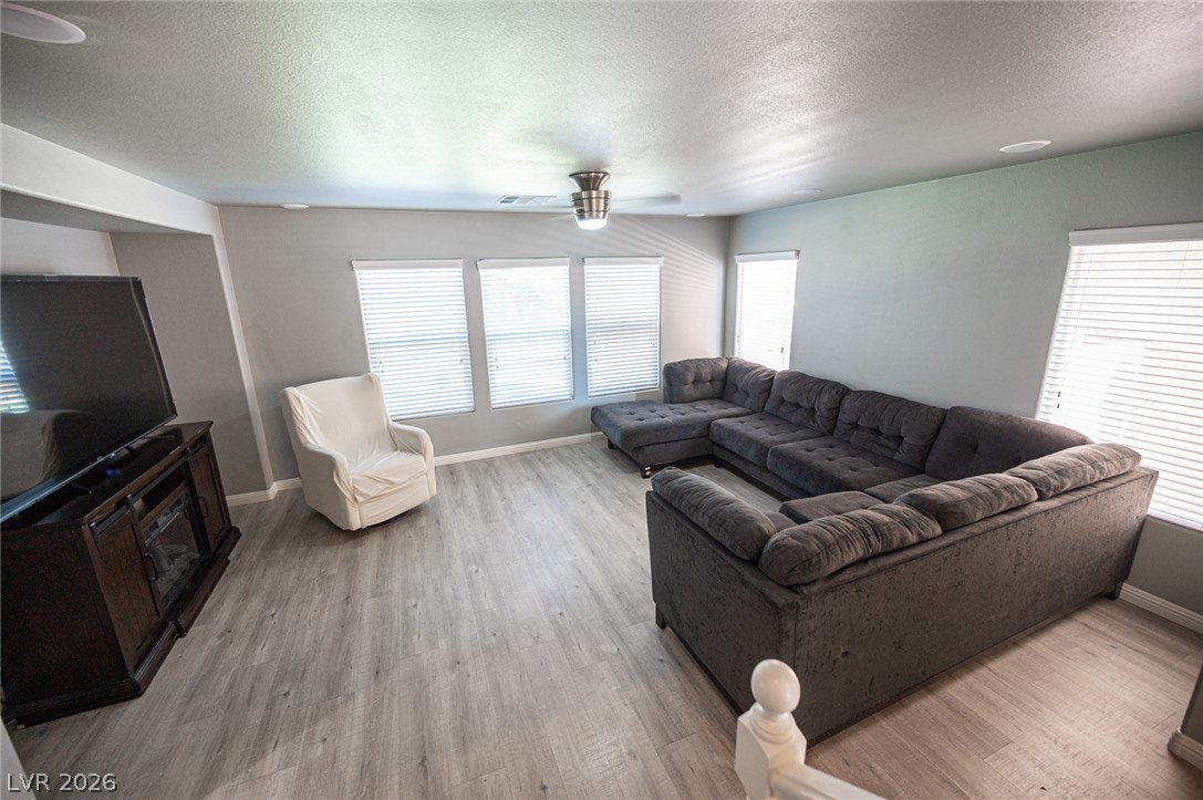 2436 Crane Court Property Photo 4