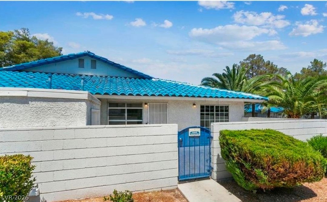 2133 Petersham Court D Property Photo 3
