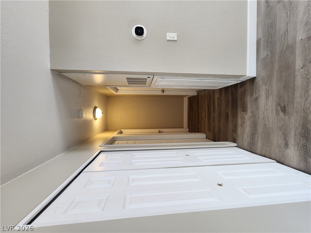 2133 Petersham Court D Property Photo 9
