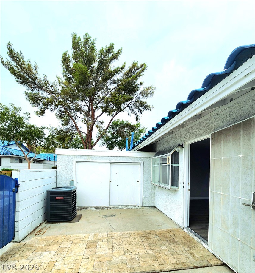 2133 Petersham Court D Property Photo 16