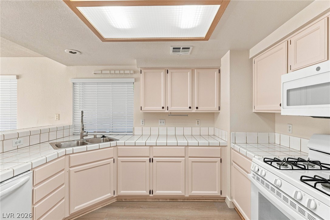 9337 Mist Flower Circle Property Photo 16