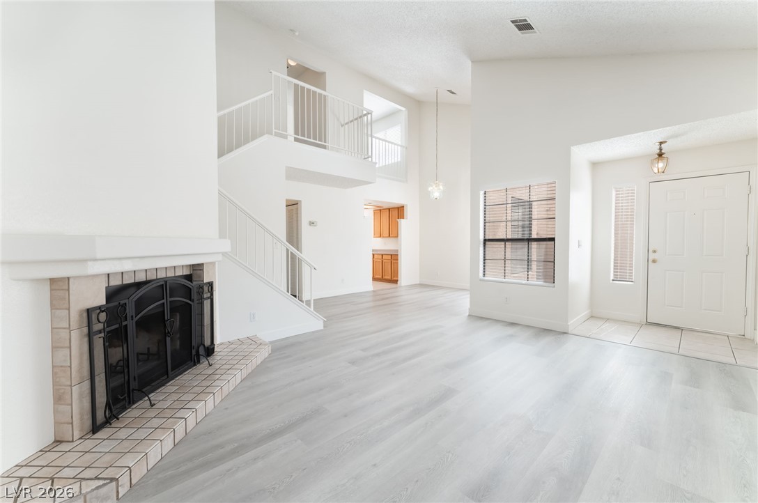 3645 Veneer Lane Property Photo 8