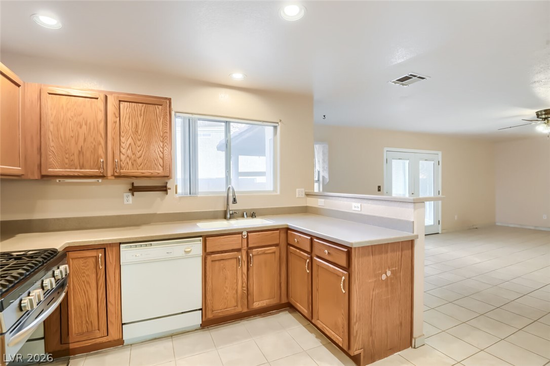 5242 Willowdale Court Property Photo 8