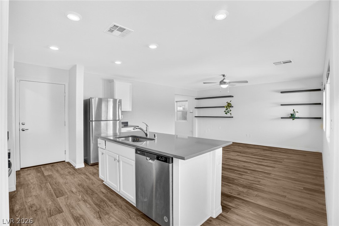 1586 Gold Sunset Avenue Property Photo 10
