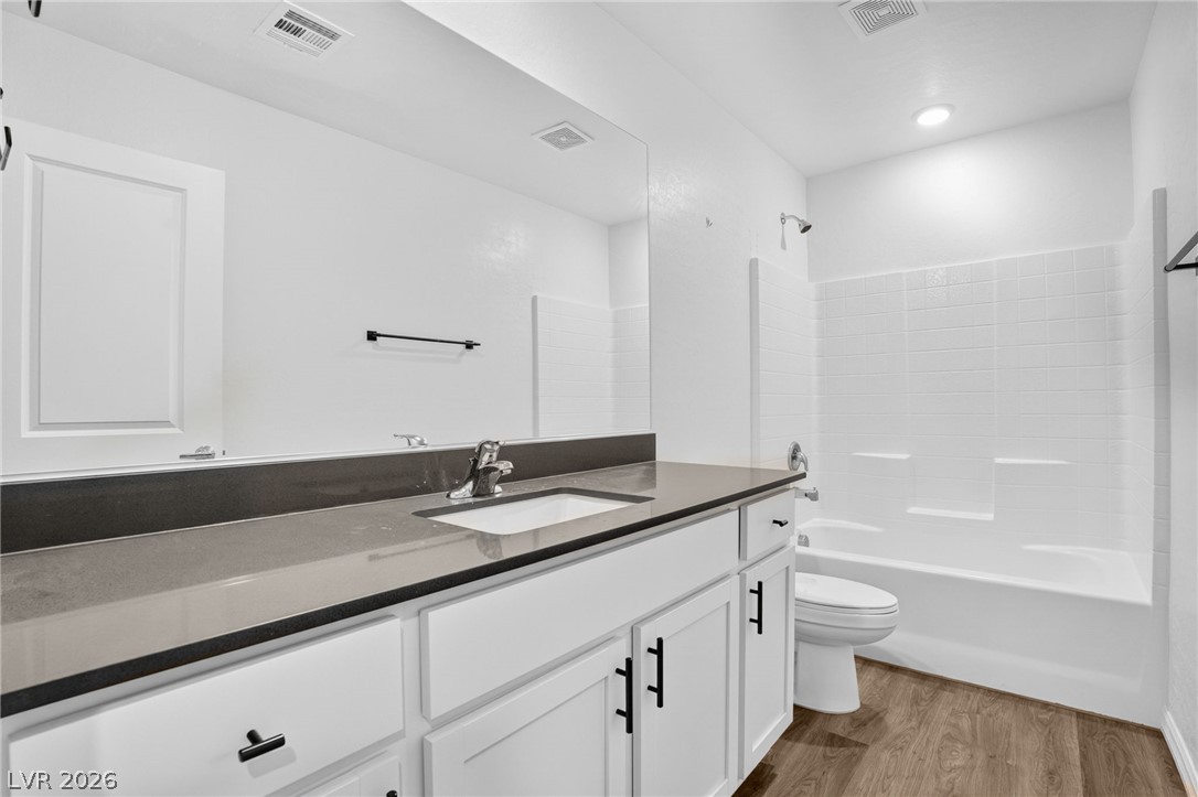 1586 Gold Sunset Avenue Property Photo 25