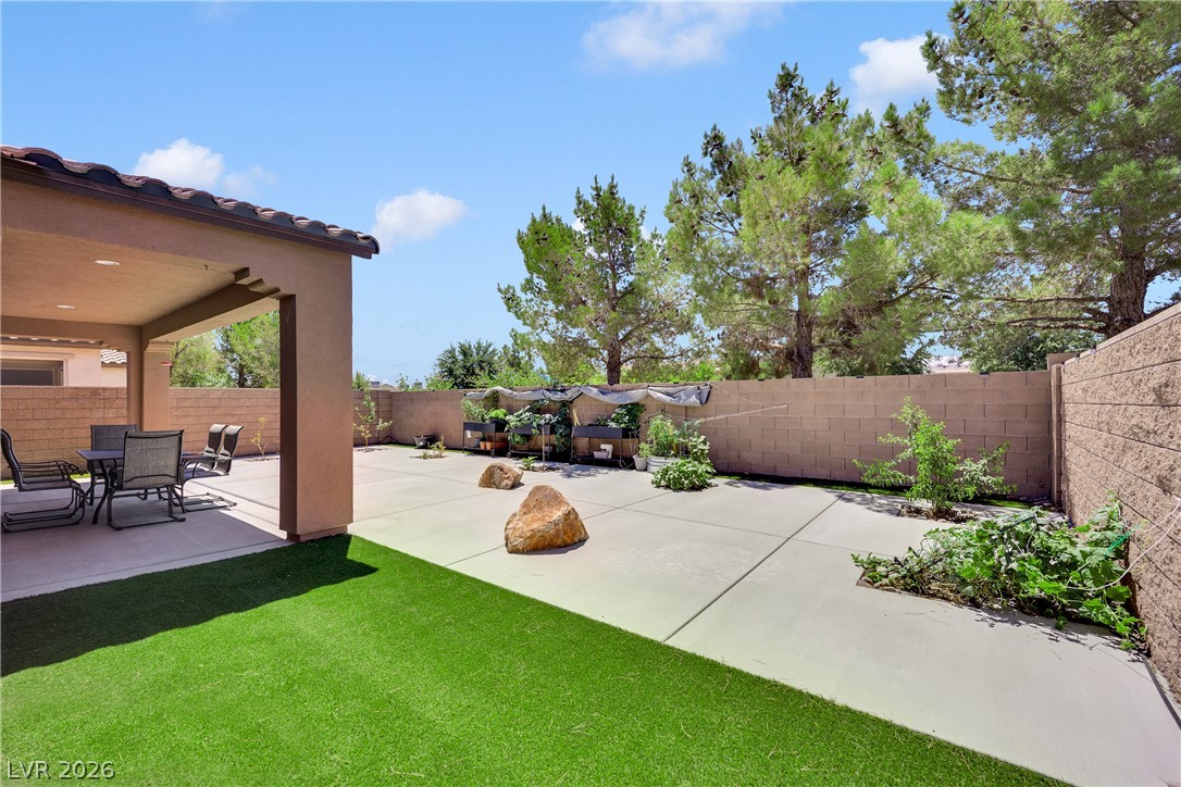 3829 Riviera Regal Avenue Property Photo 5