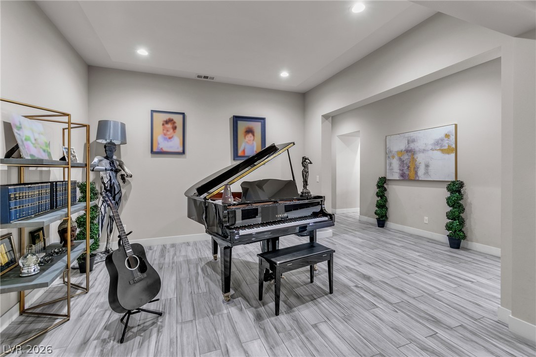 8233 Sweetwater Creek Way Property Photo 15
