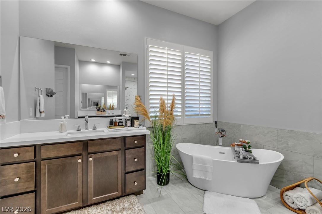 8233 Sweetwater Creek Way Property Photo 32
