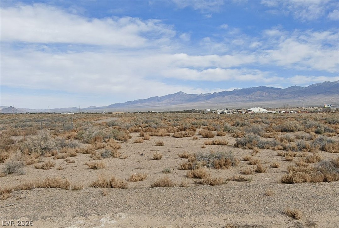790 East Uranium Avenue Property Photo 1