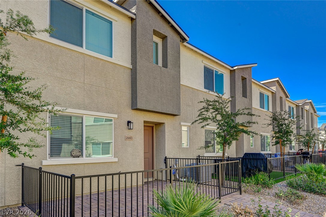 2960 Fire Cracker Red Street Property Photo 2