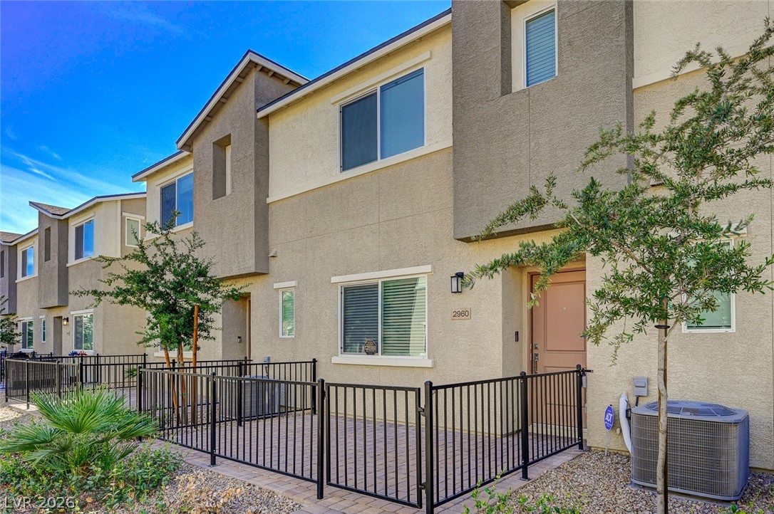 2960 Fire Cracker Red Street Property Photo 3