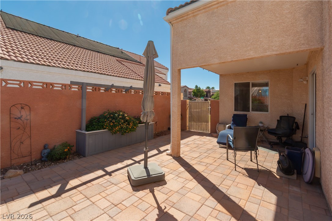 7332 Queen Palm Drive Property Photo 14