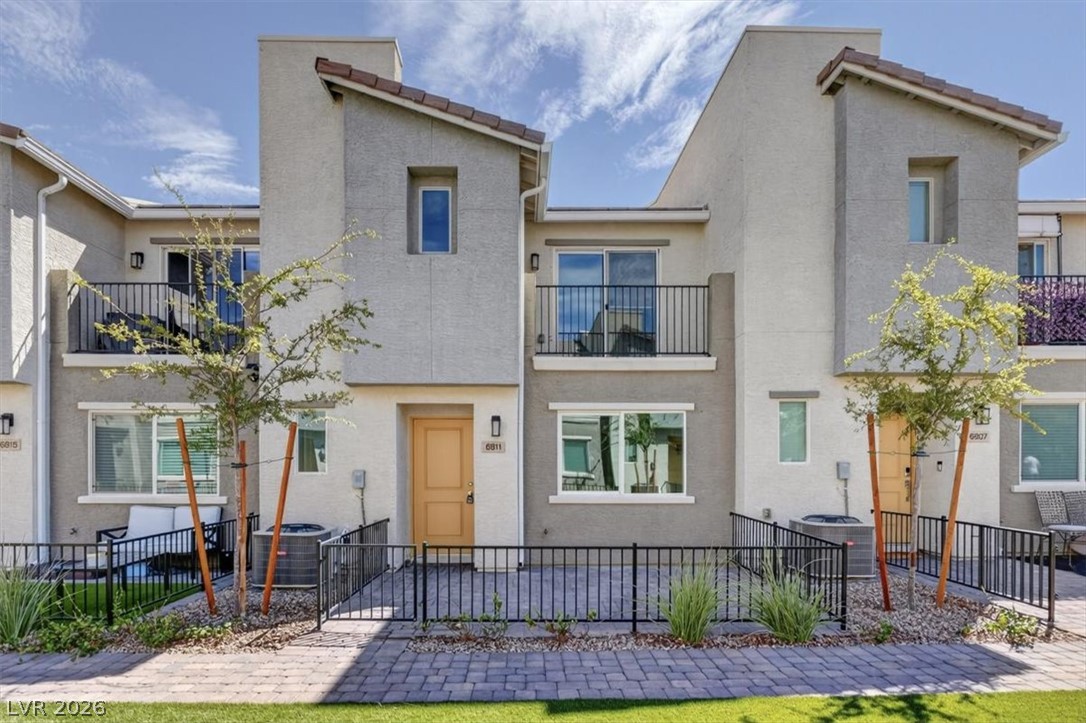 6811 Sage Gold Court Property Photo 1