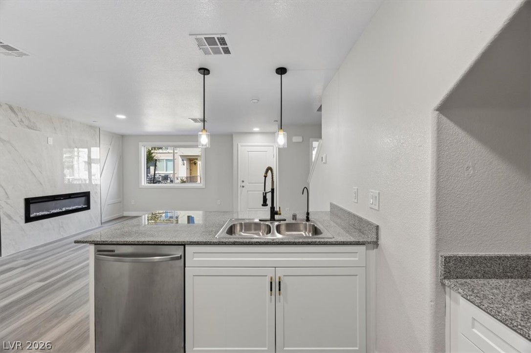 6811 Sage Gold Court Property Photo 7