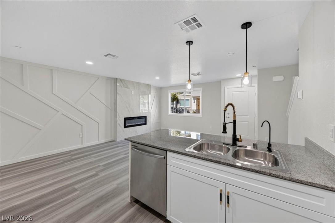 6811 Sage Gold Court Property Photo 8