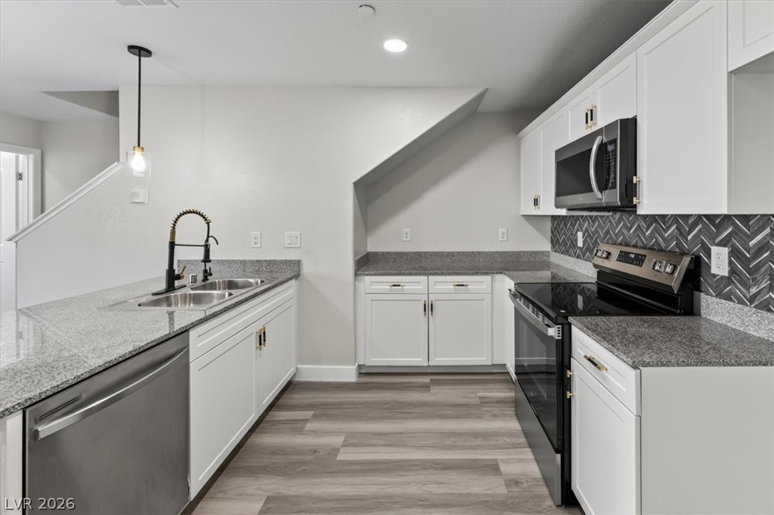 6811 Sage Gold Court Property Photo 13