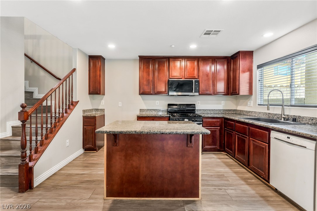 7336 Camden Pine Avenue Property Photo 10