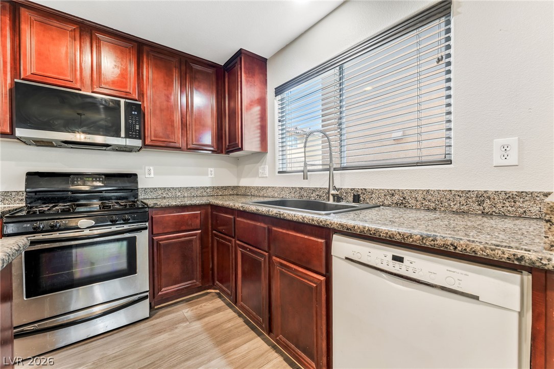 7336 Camden Pine Avenue Property Photo 12