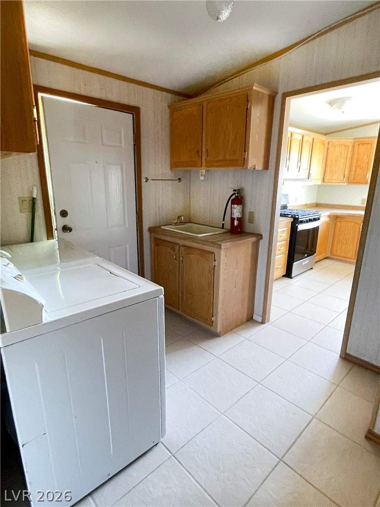 75 West Obsidian Avenue Property Photo 11